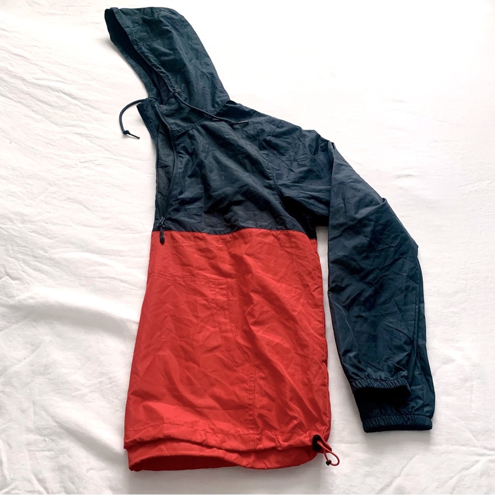 Men’s Red and Blue Windbreaker with pouch Sz L NWOT